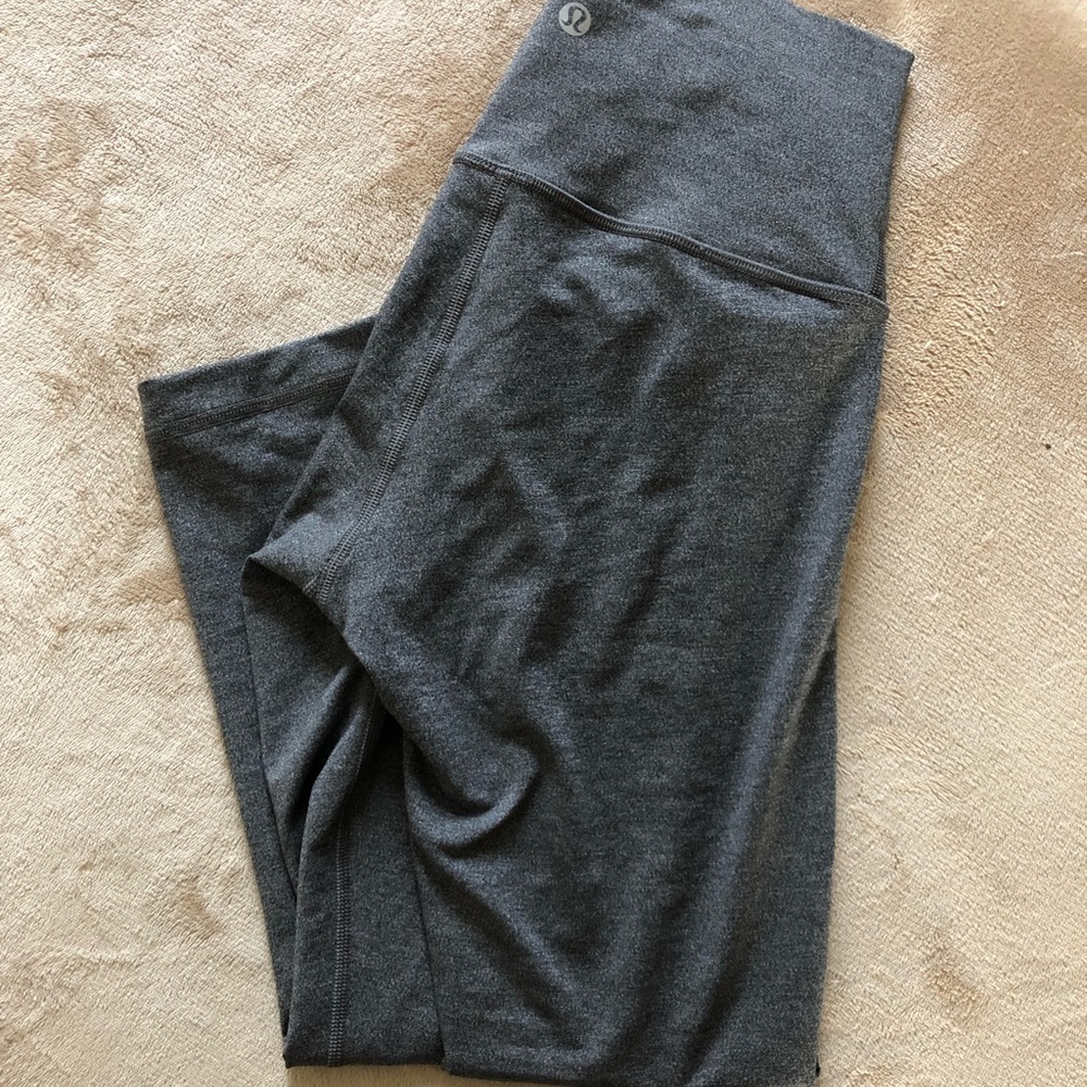 GRAY LULULEMON WUNDER UNDER LEGGINGS